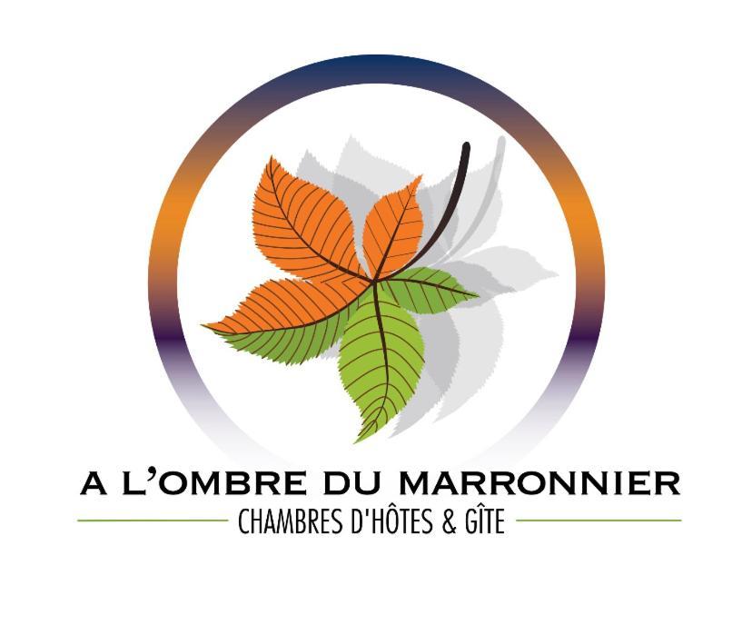 A L'Ombre Du Marronnier Gites La Peruse Esterno foto